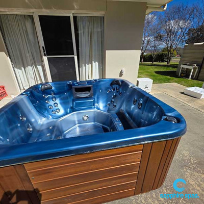 myDelight spa in ocean blue with natural timber cabinetry thanks to the team @ Country Rubber & Foam Tamworth